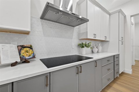 Casa en venta en Saint Petersburg, Florida, 4 dormitorios, 299.05 m2 № 1902522 - foto 22