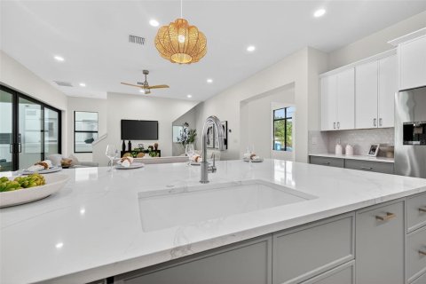 Casa en venta en Saint Petersburg, Florida, 4 dormitorios, 299.05 m2 № 1902522 - foto 19