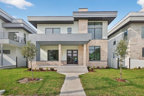 Casa en venta en Saint Petersburg, Florida, 4 dormitorios, 299.05 m2 № 1902522 - foto 2