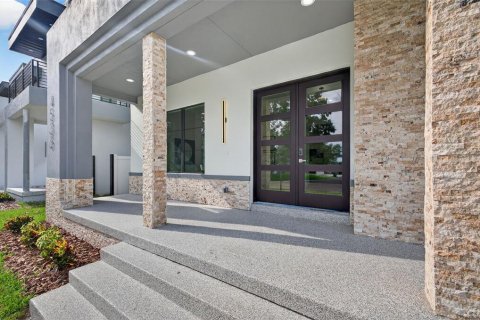 Casa en venta en Saint Petersburg, Florida, 4 dormitorios, 299.05 m2 № 1902522 - foto 3