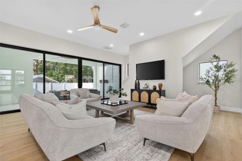 Casa en venta en Saint Petersburg, Florida, 4 dormitorios, 299.05 m2 № 1902522 - foto 10