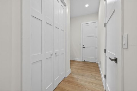Casa en venta en Saint Petersburg, Florida, 4 dormitorios, 299.05 m2 № 1902522 - foto 28