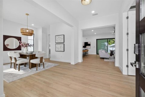 Casa en venta en Saint Petersburg, Florida, 4 dormitorios, 299.05 m2 № 1902522 - foto 4