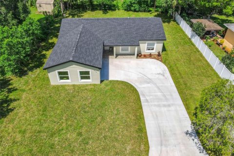 House in Sanford, Florida 4 bedrooms, 144.74 sq.m. № 1893586 - photo 3