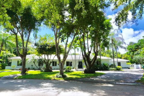 Casa en venta en Pinecrest, Florida, 5 dormitorios, 303.98 m2 № 1783867 - foto 1