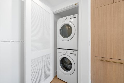 Снять в аренду кондоминиум в Майами, Флорида 1 спальня, 55.56м2, № 2168093 - фото 11