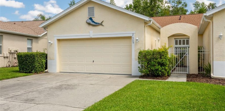 Casa en Land O' Lakes, Florida 2 dormitorios, 121.33 m2 № 1771459