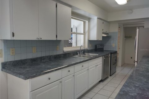 Villa ou maison à louer à Palm Harbor, Floride: 3 chambres, 148.27 m2 № 2104820 - photo 6