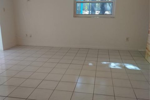 Villa ou maison à louer à Palm Harbor, Floride: 3 chambres, 148.27 m2 № 2104820 - photo 13