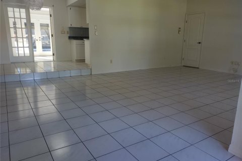 Villa ou maison à louer à Palm Harbor, Floride: 3 chambres, 148.27 m2 № 2104820 - photo 5