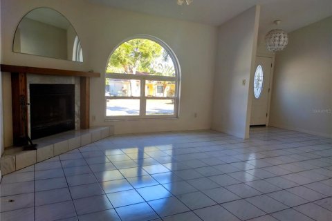 Villa ou maison à louer à Palm Harbor, Floride: 3 chambres, 148.27 m2 № 2104820 - photo 3