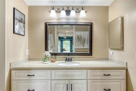 Condo in Bradenton, Florida, 2 bedrooms  № 2151673 - photo 21