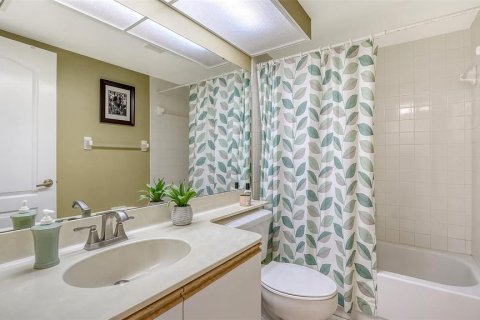 Condo in Bradenton, Florida, 2 bedrooms  № 2151673 - photo 23