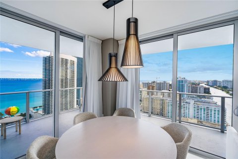 Купить кондоминиум в Холливуд, Флорида 2 спальни, 98.48м2, № 1861287 - фото 12
