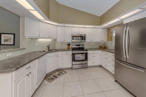 Condo in Venice, Florida, 2 bedrooms  № 1517700 - photo 17