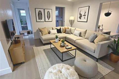 Casa en venta en Miami, Florida, 4 dormitorios, 149.39 m2 № 1848313 - foto 3