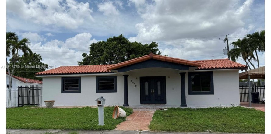 Casa en Miami, Florida 4 dormitorios, 149.39 m2 № 1848313
