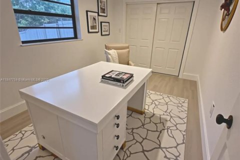 Casa en venta en Miami, Florida, 4 dormitorios, 149.39 m2 № 1848313 - foto 6