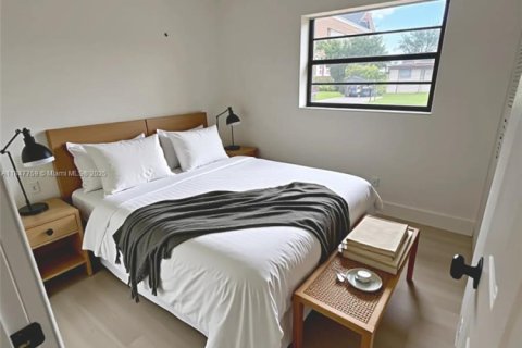 Casa en venta en Miami, Florida, 4 dormitorios, 149.39 m2 № 1848313 - foto 4