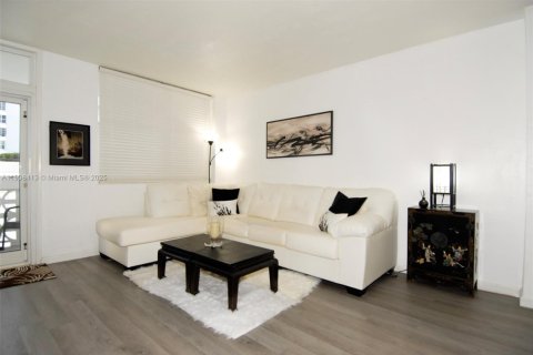 Copropriété à vendre à Fort Lauderdale, Floride: 1 chambre, 78.97 m2 № 1965498 - photo 15