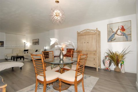 Copropriété à vendre à Fort Lauderdale, Floride: 1 chambre, 78.97 m2 № 1965498 - photo 11