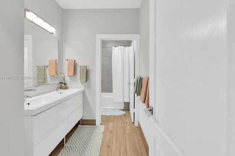 Villa ou maison à vendre à Weston, Floride: 5 chambres, 255.67 m2 № 2042524 - photo 28