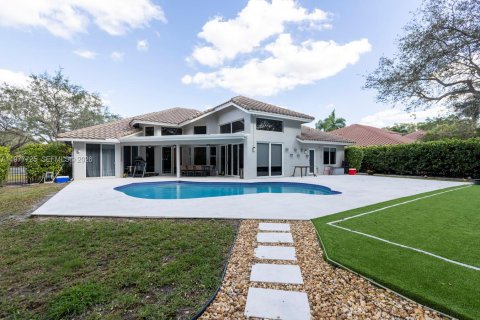 Villa ou maison à Weston, Floride 5 chambres, 255.67 m2 № 2042524
