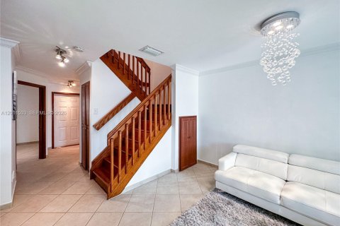 Townhouse in Miami, Florida 4 bedrooms, 128.76 sq.m. № 2076464 - photo 7