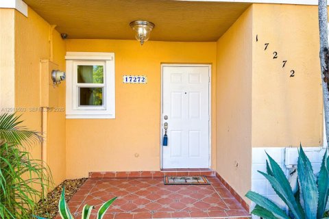 Townhouse in Miami, Florida 4 bedrooms, 128.76 sq.m. № 2076464 - photo 5