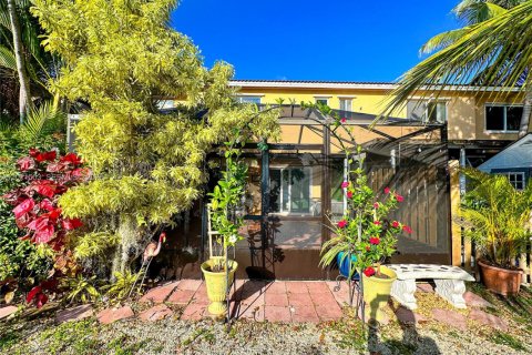 Townhouse in Miami, Florida 4 bedrooms, 128.76 sq.m. № 2076464 - photo 30