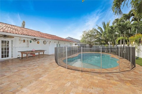 Casa en venta en Miami, Florida, 3 dormitorios, 188.68 m2 № 1935261 - foto 25