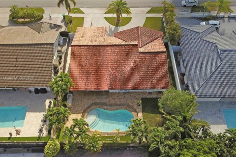 Casa en venta en Miami, Florida, 3 dormitorios, 188.68 m2 № 1935261 - foto 28