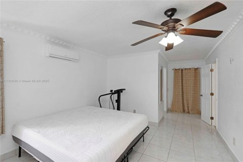 Casa en venta en Miami, Florida, 3 dormitorios, 188.68 m2 № 1935261 - foto 20