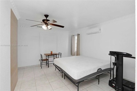 Casa en venta en Miami, Florida, 3 dormitorios, 188.68 m2 № 1935261 - foto 19