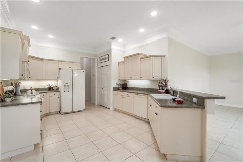 Casa en venta en Palm Bay, Florida, 5 dormitorios, 310.2 m2 № 2207630 - foto 5