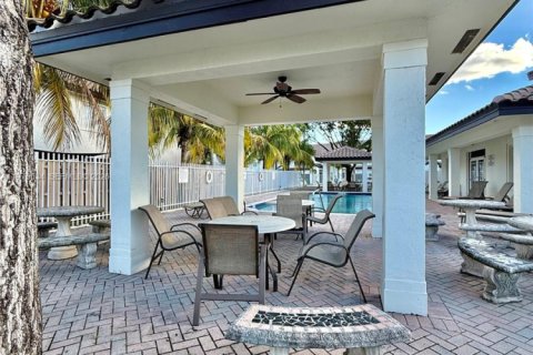 Condo in Doral, Florida, 2 bedrooms  № 2038483 - photo 8