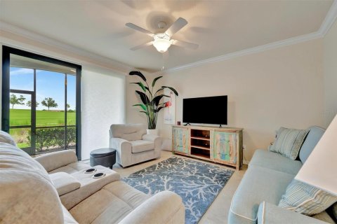 Condo in Bradenton, Florida, 2 bedrooms in LAKEWOOD NATIONAL  № 1778412 - photo 3