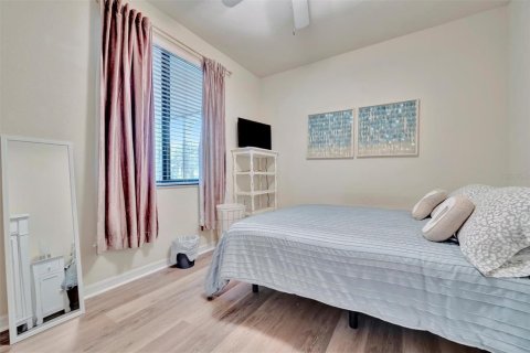 Condo in Bradenton, Florida, 2 bedrooms in LAKEWOOD NATIONAL  № 1778412 - photo 8