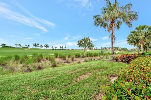 Condo in Bradenton, Florida, 2 bedrooms in LAKEWOOD NATIONAL  № 1778412 - photo 30