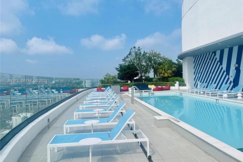 Condominio en alquiler en Miami, Florida, 2 dormitorios, 104.14 m2 № 2024773 - foto 25