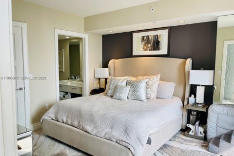 Condominio en alquiler en Miami, Florida, 2 dormitorios, 104.14 m2 № 2024773 - foto 9