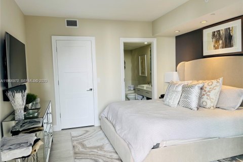Condominio en alquiler en Miami, Florida, 2 dormitorios, 104.14 m2 № 2024773 - foto 8