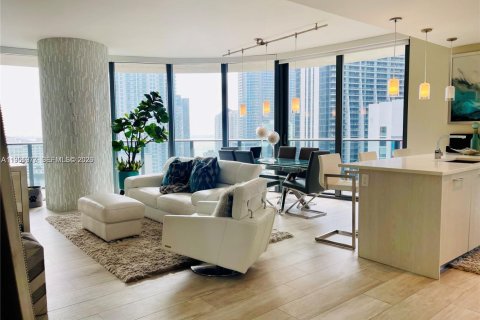 Condominio en Miami, Florida, 2 dormitorios  № 2024773
