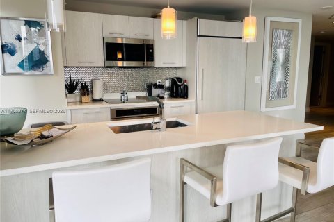 Condominio en alquiler en Miami, Florida, 2 dormitorios, 104.14 m2 № 2024773 - foto 2