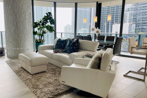 Condominio en alquiler en Miami, Florida, 2 dormitorios, 104.14 m2 № 2024773 - foto 5