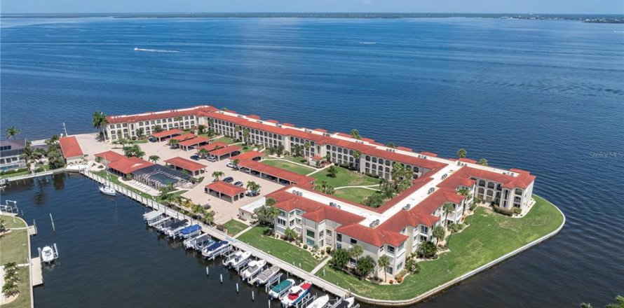 Condo à Punta Gorda, Floride, 2 chambres  № 2150347