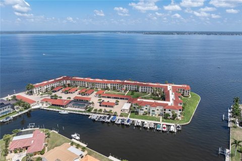 Copropriété à vendre à Punta Gorda, Floride: 2 chambres, 146.88 m2 № 2150347 - photo 12