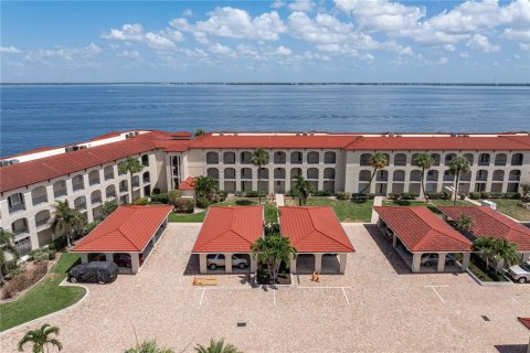 Copropriété à vendre à Punta Gorda, Floride: 2 chambres, 146.88 m2 № 2150347 - photo 2