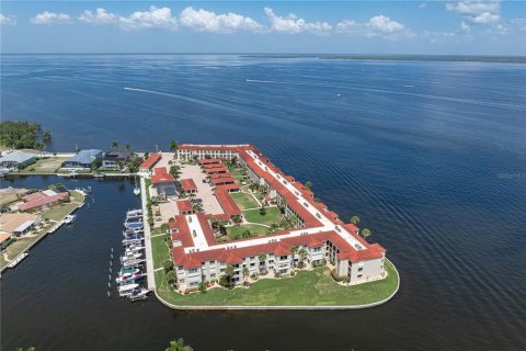 Copropriété à vendre à Punta Gorda, Floride: 2 chambres, 146.88 m2 № 2150347 - photo 11