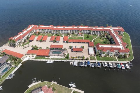 Copropriété à vendre à Punta Gorda, Floride: 2 chambres, 146.88 m2 № 2150347 - photo 13